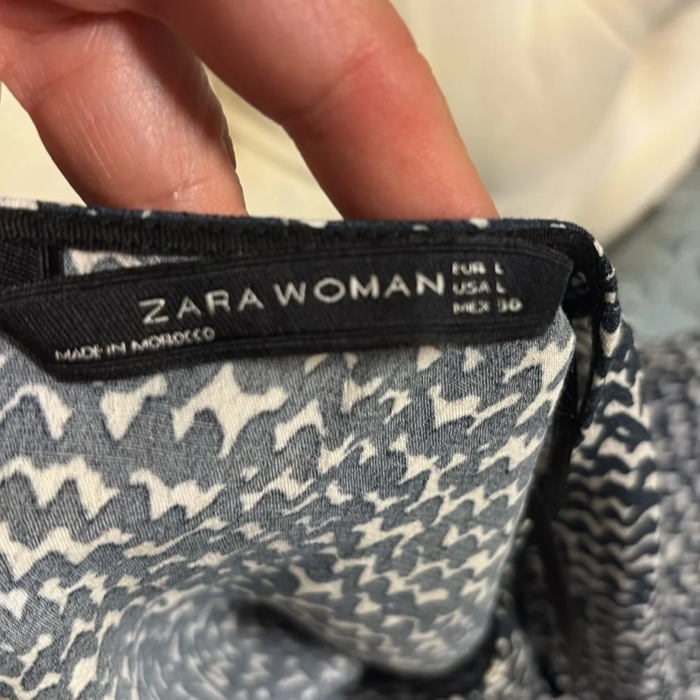 Zara women’s swing mini Long Sleeve Dress viscose mini black white geometric L